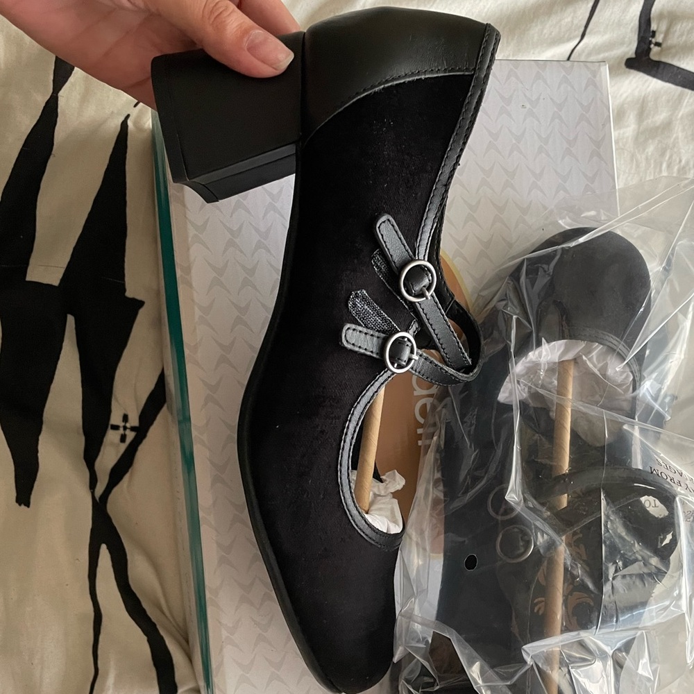 Aetrex Simone Block heel Mary Janes
